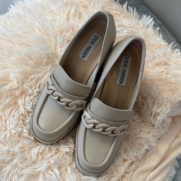 Steve Madden Women's Beige Chain Loafers - Picture 2 of 6